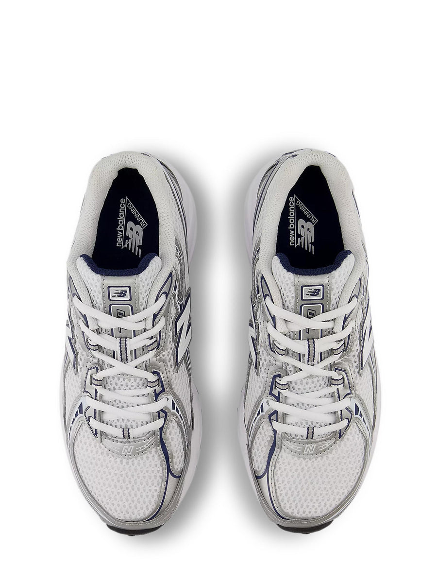 NEW BALANCE U740WN2