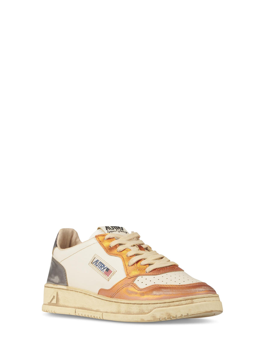  AVLMMT02  AUTRY 